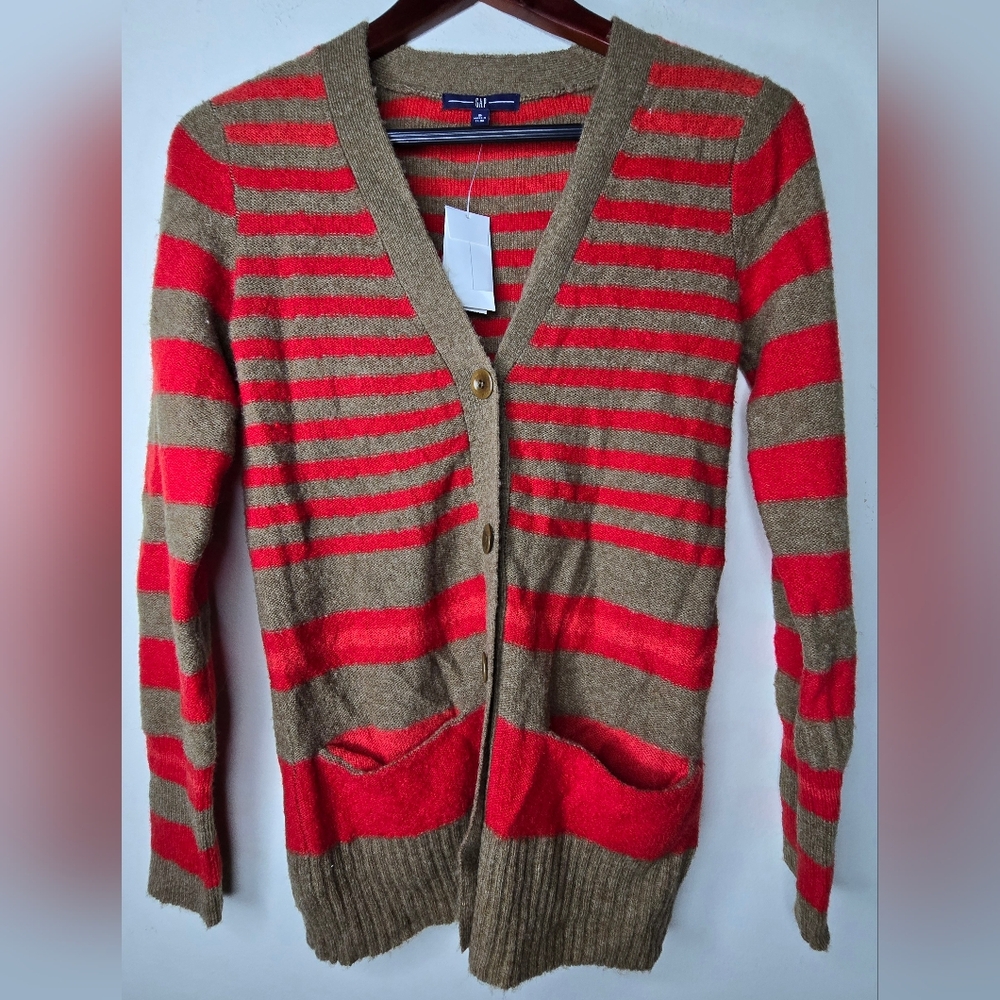 Gap Button Up V Neck Long Sleeves Sweater